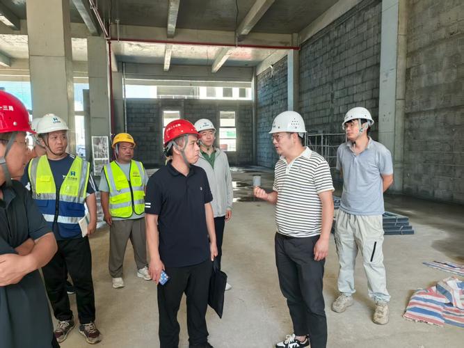 现场向各参建单位系统阐释消防验收相关法律法规,政策标准及技术规范