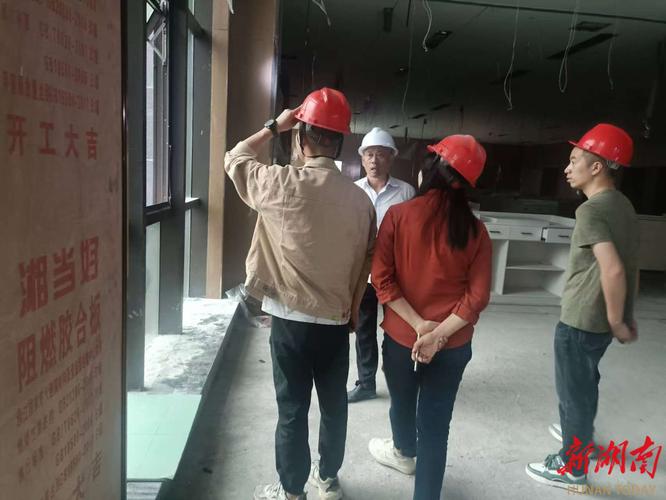 提前介入消防验收工作的衔接和现场技术指导,在该酒店主体工程的消防